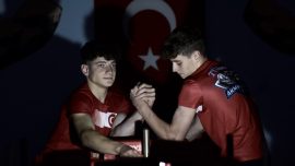 Milli bilek güreşçi Raşid Mavigil’in hedefi iki kolda da birincilik