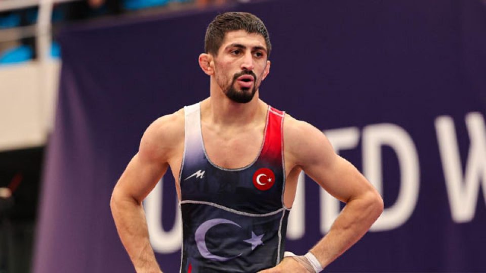 Milli güreşçi Kerem Kamal dünya şampiyonu