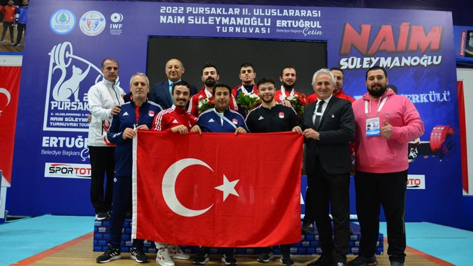 Milli halterciler Naim Süleymanoğlu Turnuvası’nda 15 madalya kazandı